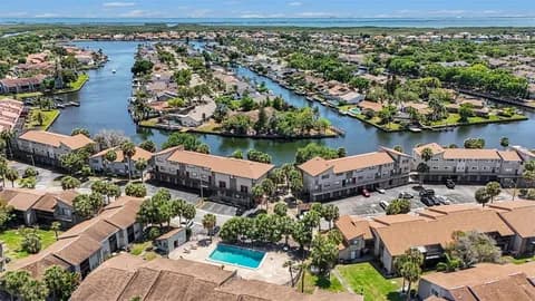 Town 'n' Country, FL